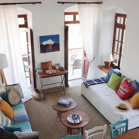 Ville Kharites Holiday home *